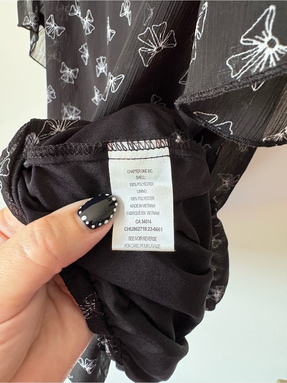 Tahari Black Bow-Print Short-Sleeve V-Neck Blouse - Picture 4 of 4